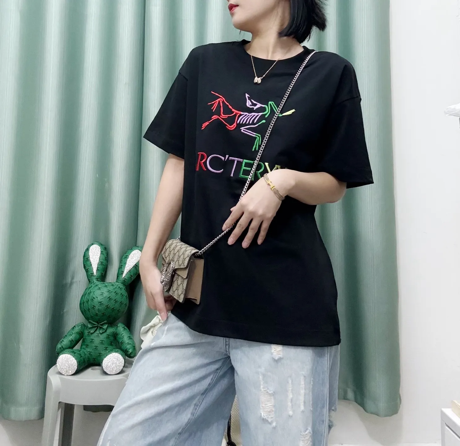 Black ， Same Style